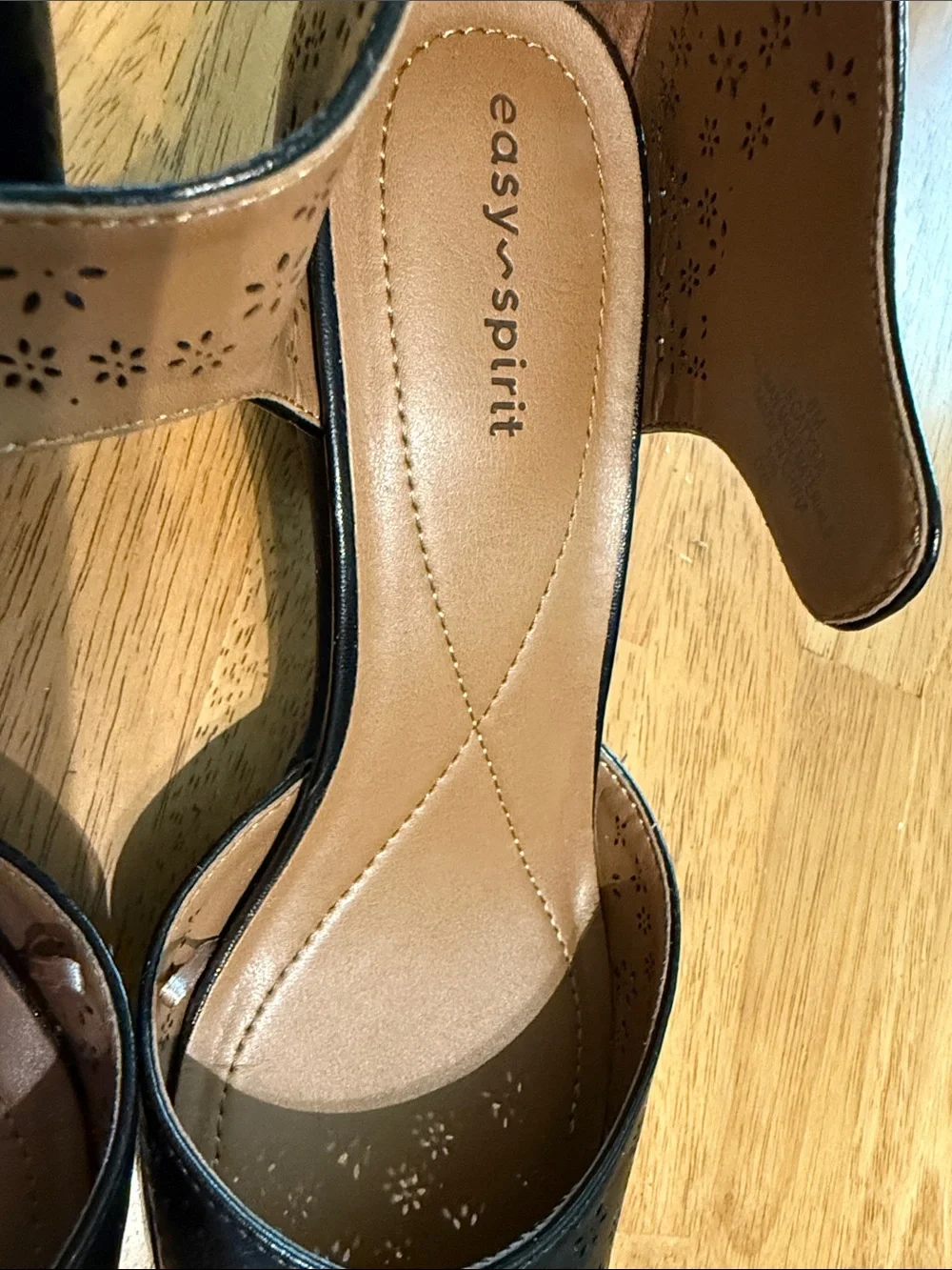 Easy Spirit classic mary